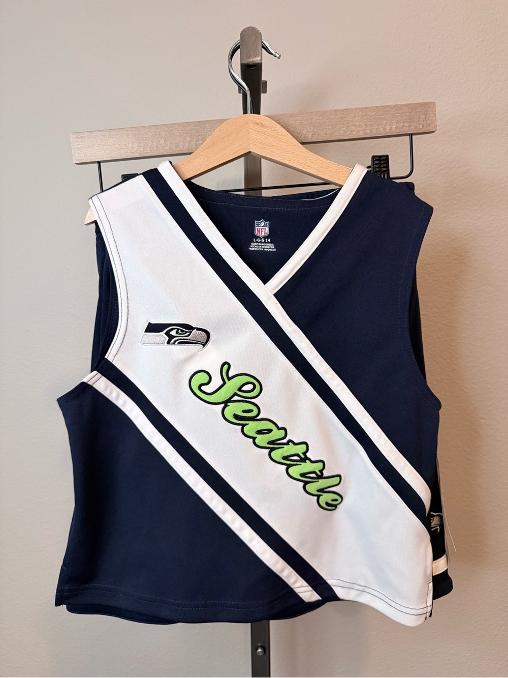 NWT NFL Seattle Seahawks girls size large 14 two piece cheer outfit